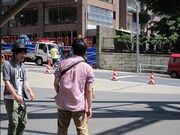 リスナーの登場を待つ2人。ずっと楽しそうに会話をしている。