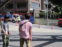 リスナーの登場を待つ2人。ずっと楽しそうに会話をしている。