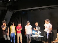 試合はラブデッキの上で展開。今回もさまざまなラブワードが生まれた。