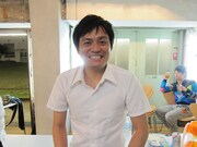 9月6日（木）、新宿シアターブラッツにて「待ちぼうけ日和」を行うシューレスジョー。