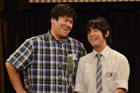 1組目に登場したピンクモンスーン。