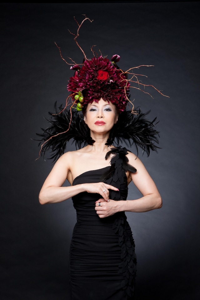 映画「スノーホワイト」の特別バージョンのポスターに起用されたシルク。(c)2012 UNIVERSAL STUDIOS.