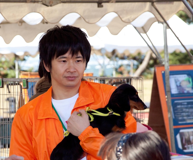 オードリー若林出演の「ひまわりと子犬の7日間」2013年3月16日（土）新宿ピカデリーほか全国ロードショー。（C）2013「ひまわりと子犬の7日間」製作委員会