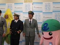 ゆるキャラのじーも、バナナマンとともに現れたぶんぶん丸。