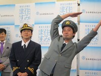 門司港ギャグを披露するぶんぶん丸。