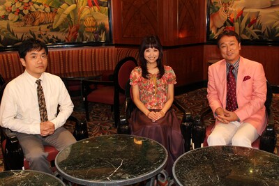 新番組「水道橋博士の80年代伝説」でMCを務める浅草キッド・水道橋博士と、初回ゲストの石川ひとみ、太川陽介（左から）。