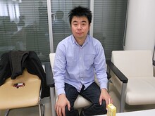 ライター・渋谷直角のブログ企画「warashi.b ～ファッションわらしべで100万円ゲットするブログ～」に登場するよゐこ有野。