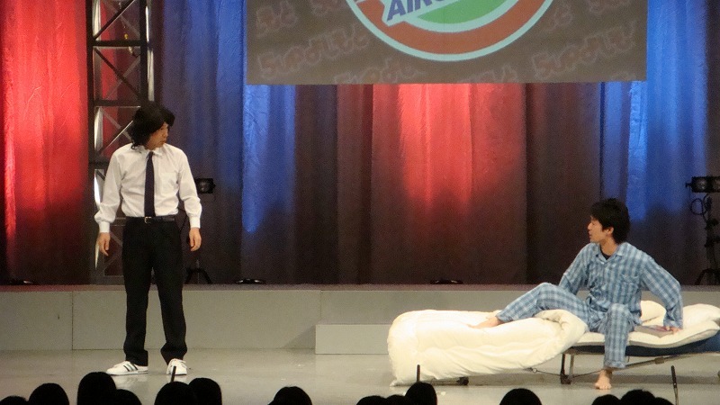 大阪・5upよしもとにて開催された「ゼロメンチャレンジ」。(c)吉本興業