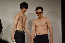 ザンゼンジ三福（左）と鬼ヶ島・和田（右）。