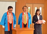 「サラリーマンNEO ゴールド」に出演するゲストの水川あさみ（写真右）。(c)NHK