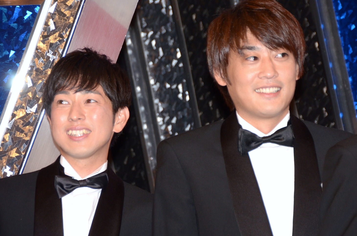 フルーツポンチ。亘（左）が自分の息子を「せがれ」、妻を「女房」とややかしこまって呼び、笑いを誘った。