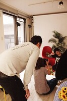 撮影風景。(c)吉本興業