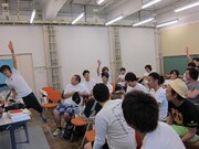 ポスター撮影時の様子。