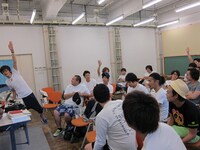 ポスター撮影時の様子。