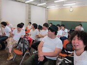 ポスター撮影時の様子。