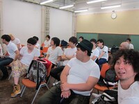 ポスター撮影時の様子。