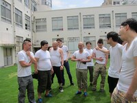 ポスター撮影時の様子。