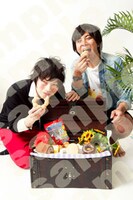 “スイーツ男子”サンプル画像（LLR）。(c)吉本興業