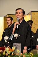 「六代 桂文枝」を襲名する桂三枝。