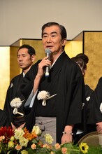 「六代 桂文枝」を襲名する桂三枝。