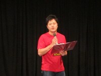 司会を務めたエハラマサヒロ。