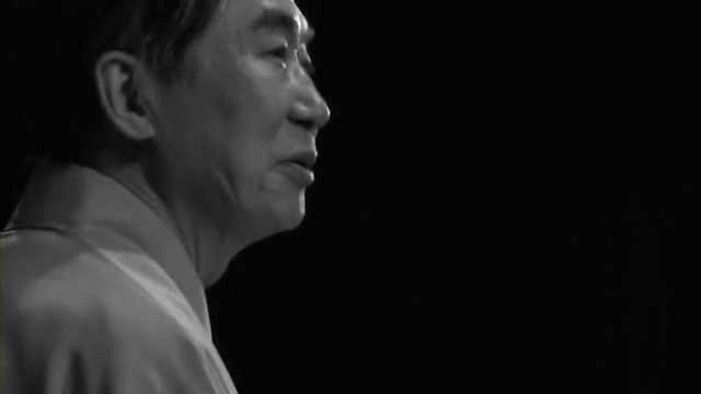 ジョニーウォーカーによる映像体験プロジェクト「KEEP WALKING THEATRE」のドキュメンタリー作品に登場する桂三枝。