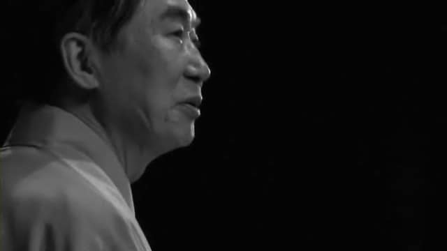 ジョニーウォーカーによる映像体験プロジェクト「KEEP WALKING THEATRE」のドキュメンタリー作品に登場する桂三枝。