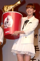 「KFC『オリジナルチキン手作りチャレンジコンテスト』」で優勝した優木まおみ。