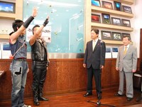 八丈島夏祭り盛り上げ宣言中のキャベツ確認中。