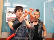 バルーンアートを作るしまぞう。