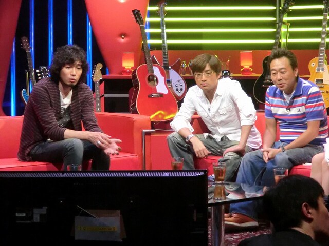 7月18日深夜放送、さまぁ～ずと斉藤和義の音楽バラエティー「ドレミファさまぁ～ず♪」(c)テレビ東京