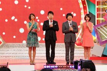 「仲間と踊ってロンドンへ行こう！ MY BEAT CONTEST全国大会」でMCを務める雨上がり決死隊（中央）。(c)テレビ朝日