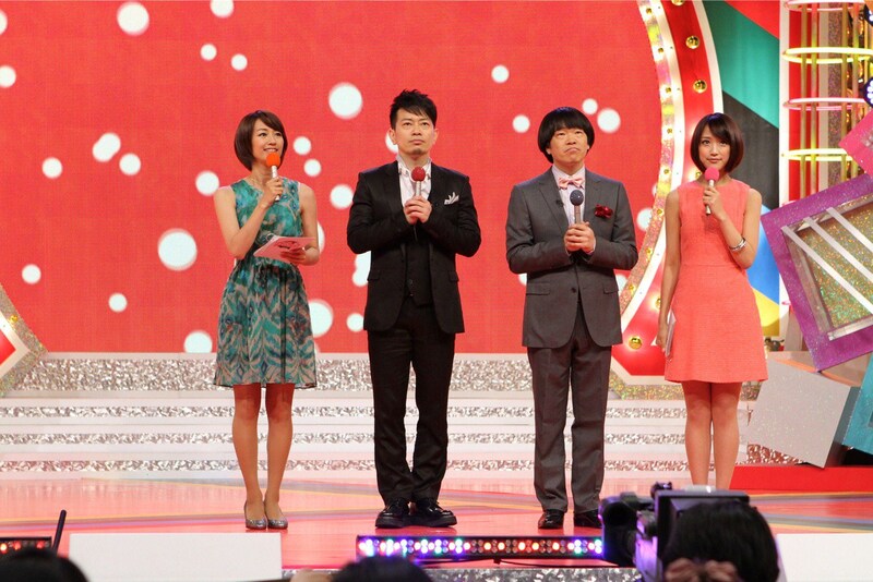 「仲間と踊ってロンドンへ行こう！ MY BEAT CONTEST全国大会」でMCを務める雨上がり決死隊（中央）。(c)テレビ朝日