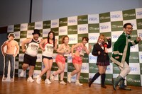 記者発表会の登壇者達。