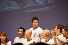 エピソードの紹介がカットされたオテンキ江波戸（中央）。