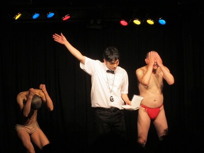 Bコース・ハブが勝利を飾った「RG vs ハブ ジャッジ熊谷 ～吉本100周年記念！電節の1日！100分100勝負お客様100人限定～」。