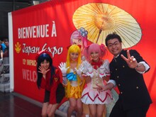 「フジテレビONE presents コスコスング!!! パリパリング!!!JapanEXPO」に出演するトミドコロ（右端）と、アイドリング!!!の橘ゆりか、横山ルリカ、外岡えりか（左から）。