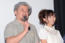 ケンドーコバヤシと吉木りさ（左から）。