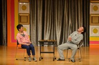 火災報知器。ファミレスで待ち合わせた先輩と後輩のコントを拾う。