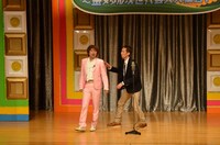 パッチワーク。女心を教える漫才を展開。