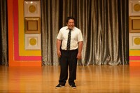 いけだてつや。最近あった出来事を語る漫談を披露。