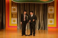 三拍子。時事ネタ漫才を披露。