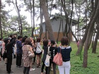 好楽姿のRGをさまざまなシーンで激写するツアー客。