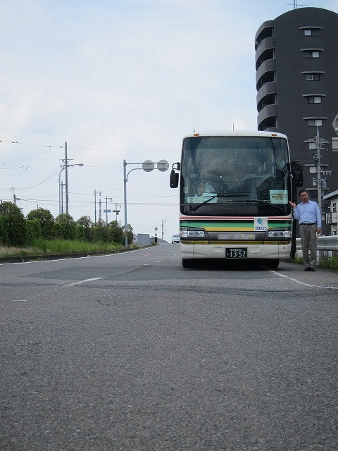 鳥山ロードで記念撮影。