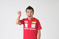 「Dragon Nest」の新テレビCM「ドラゴンひろし」に出演する猫ひろし。