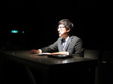 会場後方で冷静な実況解説を続けた浅越ゴエ。あるあるに正確な情報を付け加え、観客の知識が偏らないように細やかな配慮。