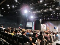 コール＆レスポンスも積極的に行う観客と一体感を味わったRG。最後は心の叫びも全開。