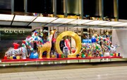 グッチ新宿のウィンドウ。（photo by sekiya）