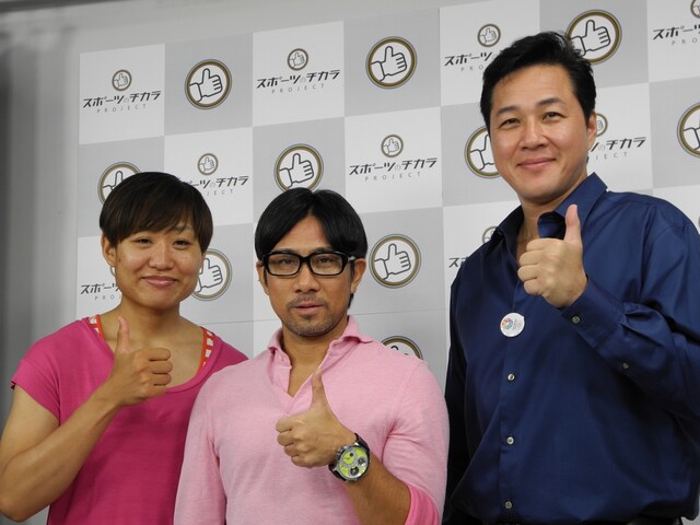 公開生中継「スポーツのチカラ チャンネル開局記念！ 第1回スポチカクロストーク」に出演した南海キャンディーズ・しずちゃん、前園真聖、川合俊一（左から）。