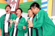 「健康になり隊芸人」として3カ月の「ノンオイル生活」の成果を発表した（左から）諸見里大介、はんにゃ川島、ダイノジ。